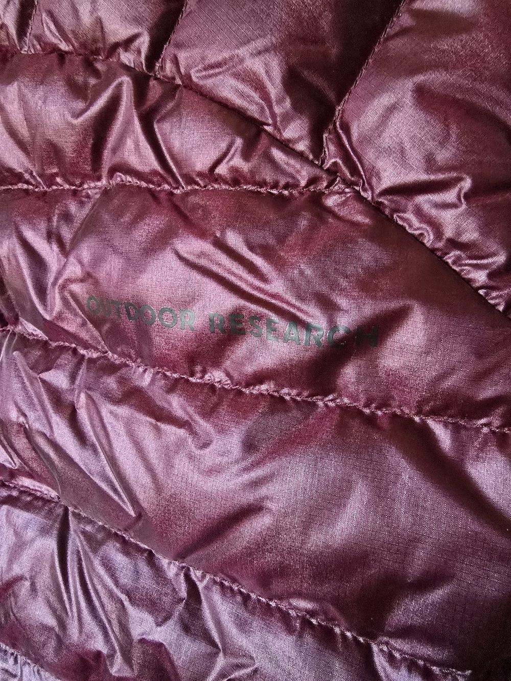 Womens M Outdoor Research Quilted Insulated Vest - Burgundy Plum NWT - Picture 7 of 9